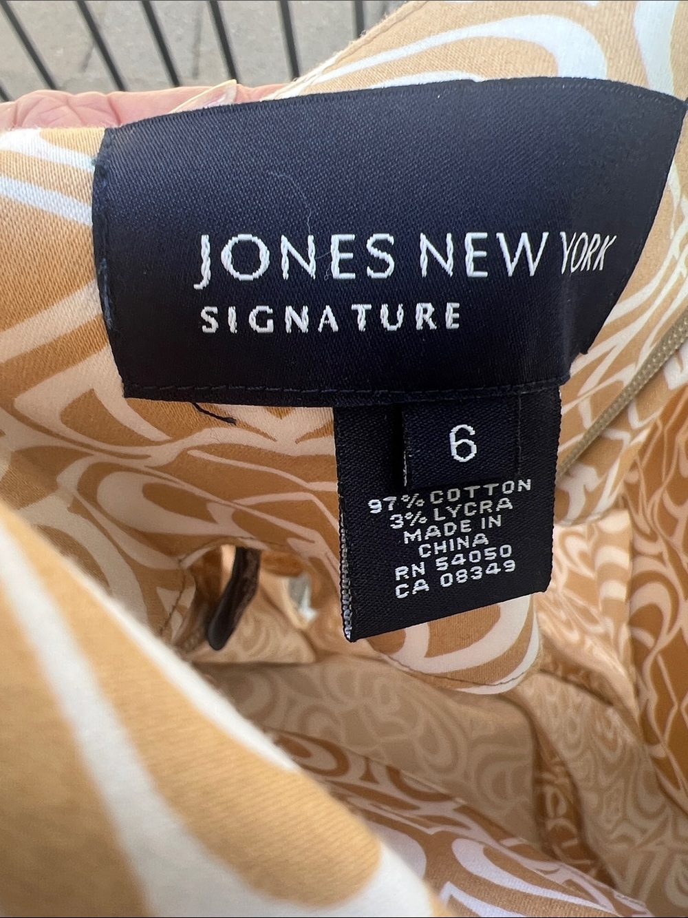 Vintage Jones New York White & Mustard Printed V-Neck Midi Dress - Picture 5 of 5